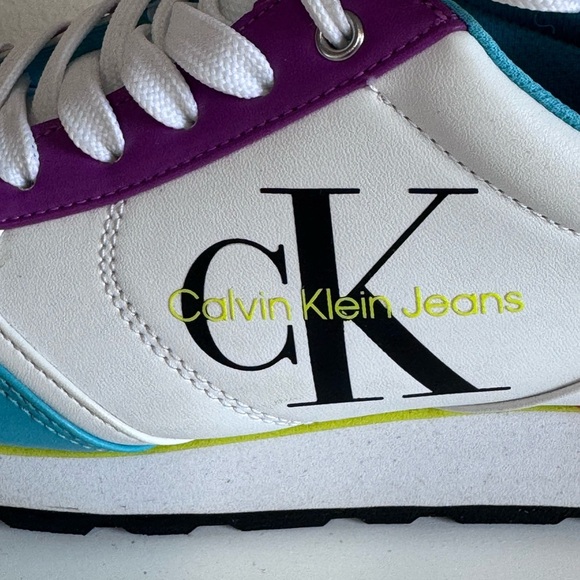 Calvin Klein Women's Cayle Sneaker - Picture 8 of 10